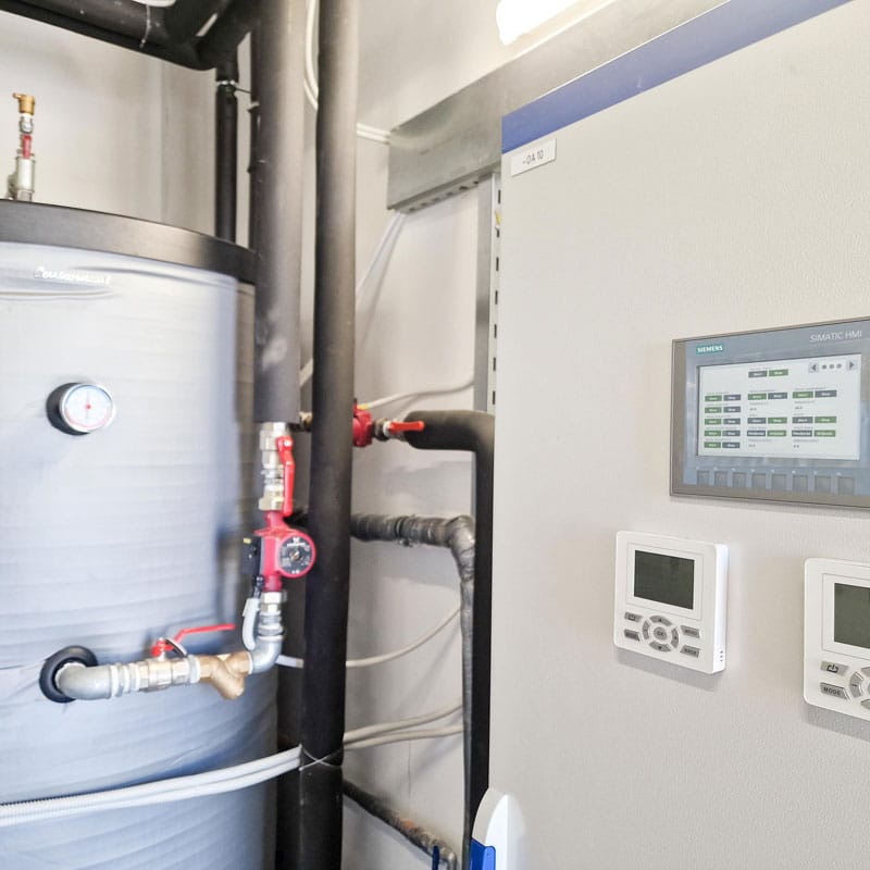 Upravljanje grejnim sistemom pomoću panela i termoakumulacionog bojlera