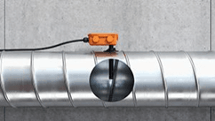 Instalirani aktuator na kružnom ventilacionom kanalu za upravljanje zaklopkom u HVAC sistemu