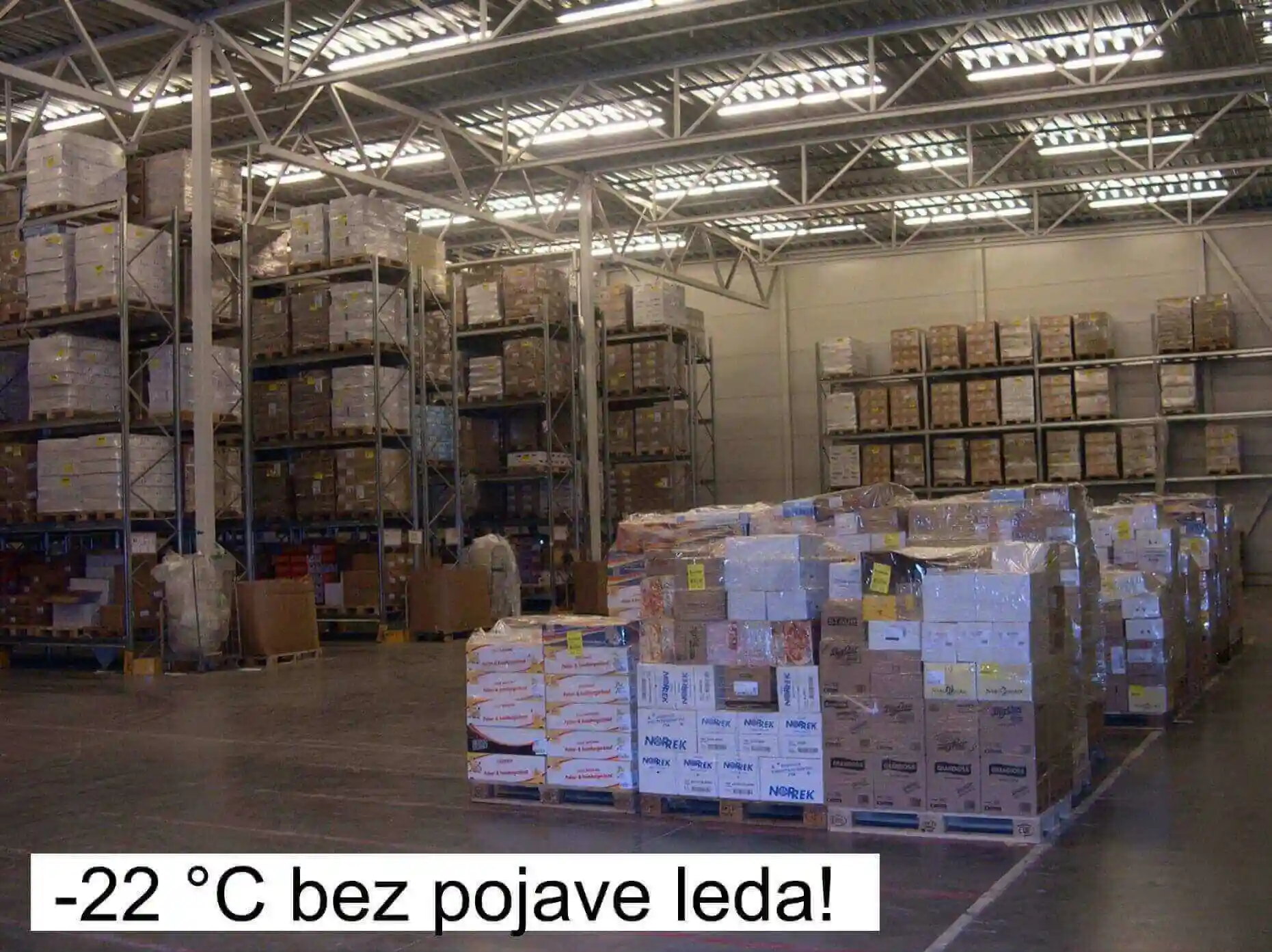 Hladnjača u kojoj se skladište proizvodi i nema pojave leda